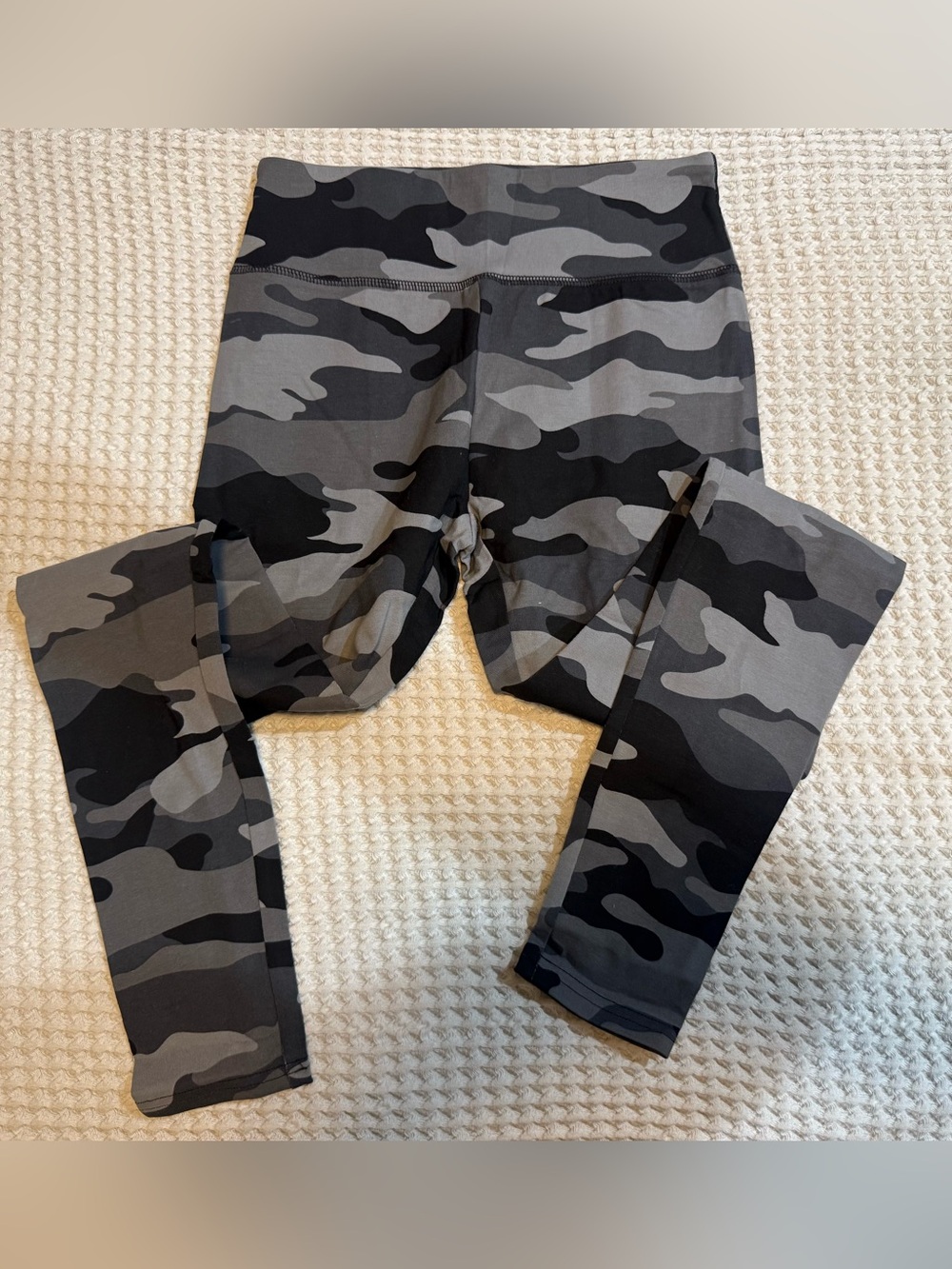 wild fable Black & Gray Camo Kids Leggings